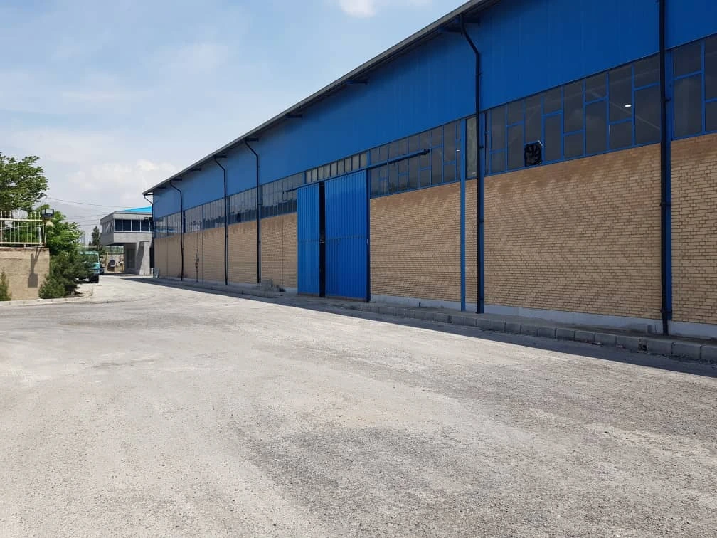 10,000 متر زمین ، 6,000 متر سوله