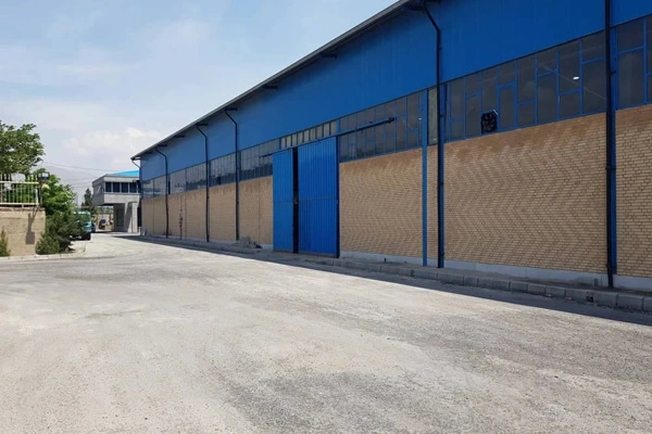 10,000 متر زمین ، 6,000 متر سوله